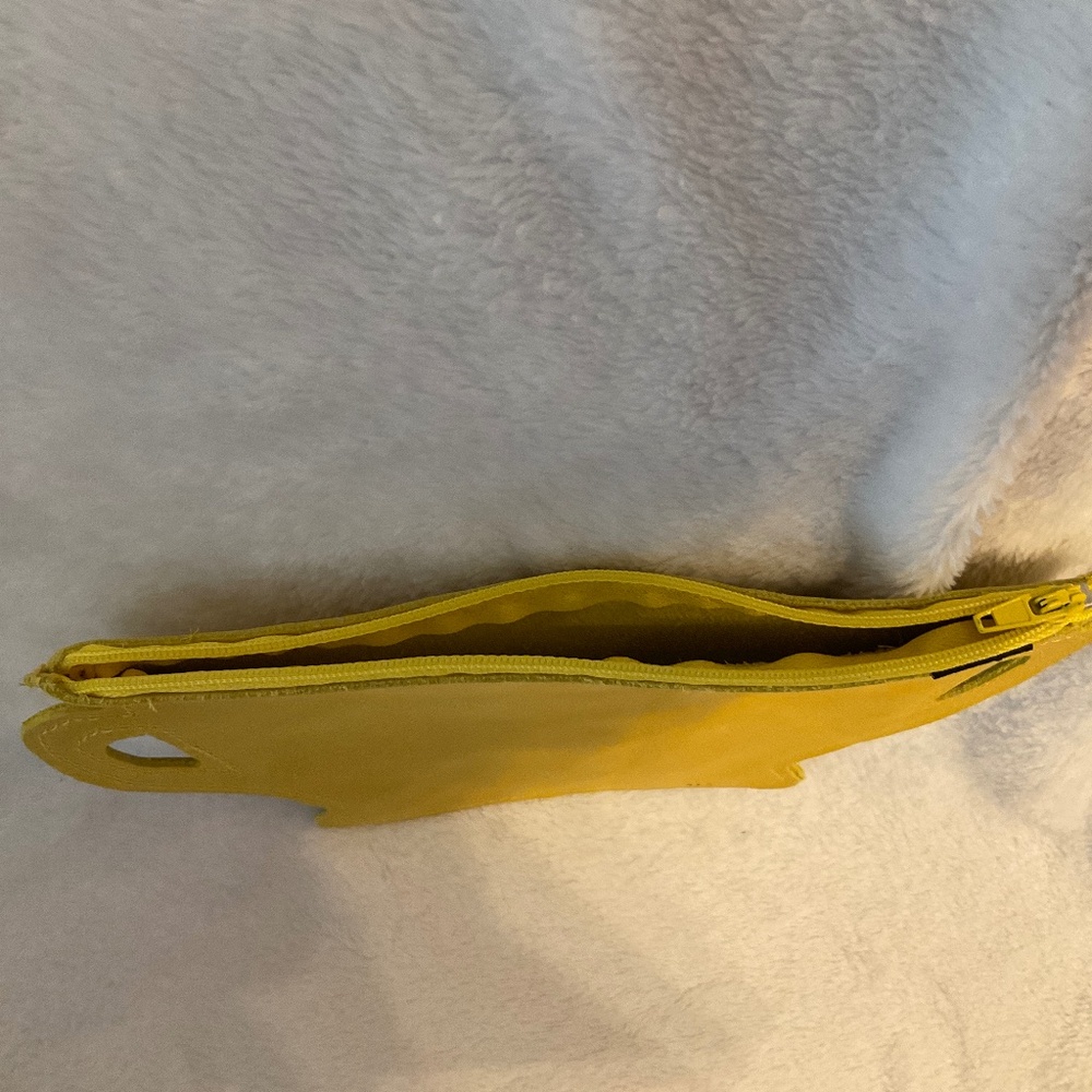 Fun, Yellow "Cup" purse - Picture 5 of 5